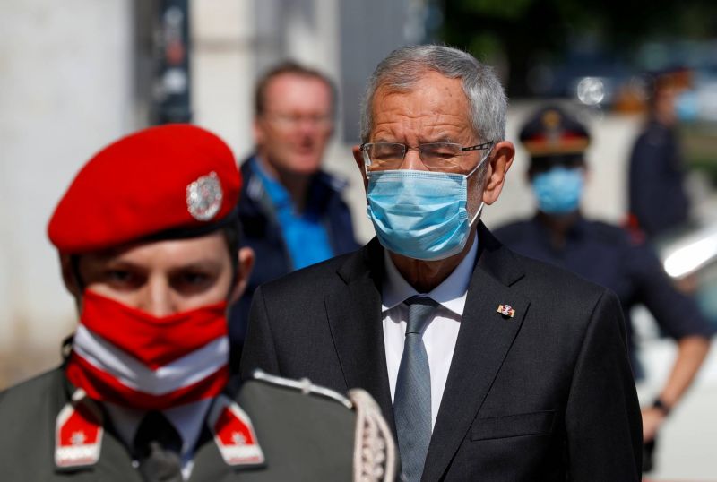 Autriche: le président placé en lieu sûr après une alerte à la bombe