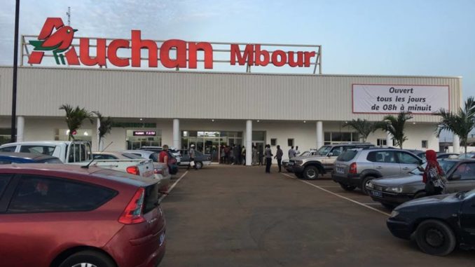 Attaqué de toutes parts, Auchan se défend, chiffres à l'appui (document en pièce jointe)