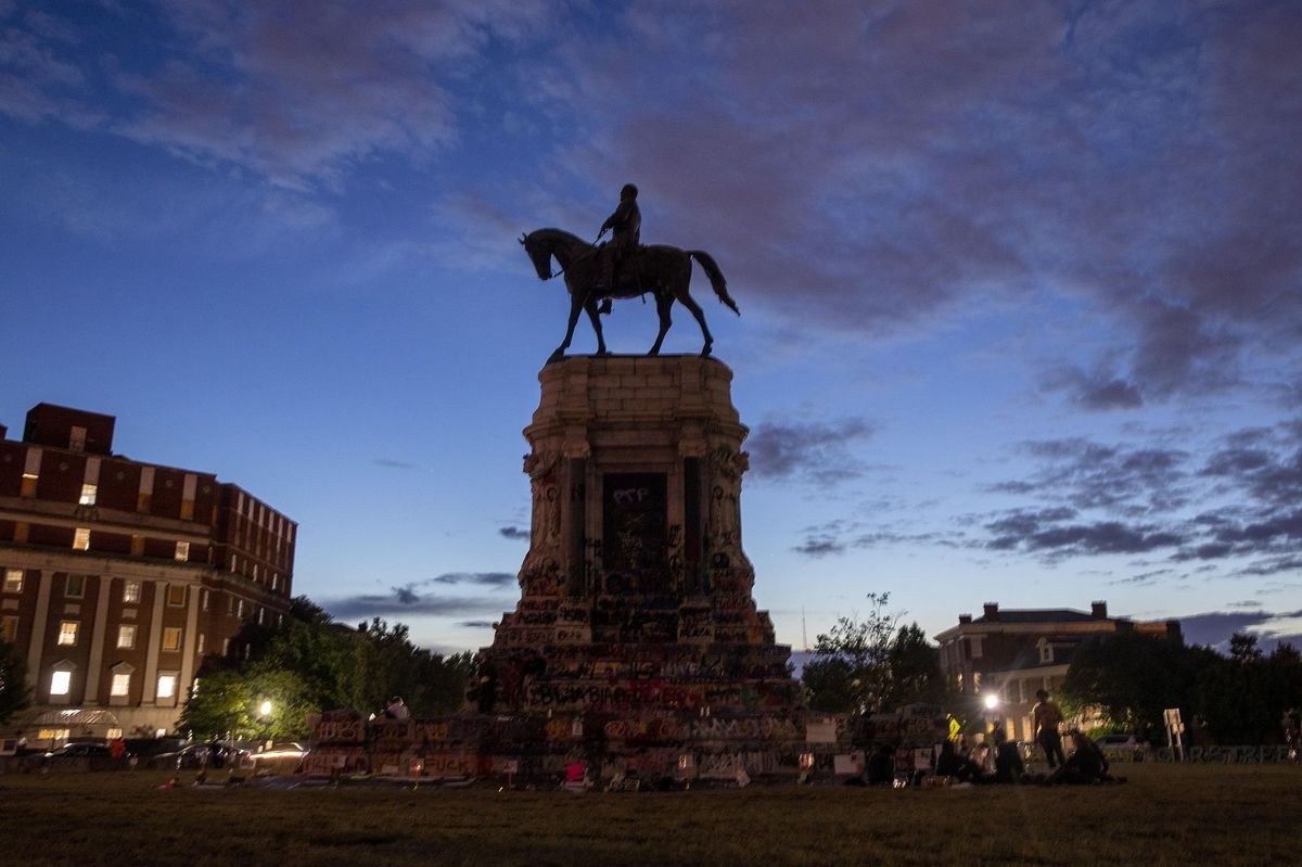 Etats-Unis : L’ex-capitale des confédérés retire les monuments à leur gloire