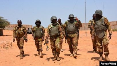 L’armée malienne prise pour cible en pleine crise politique