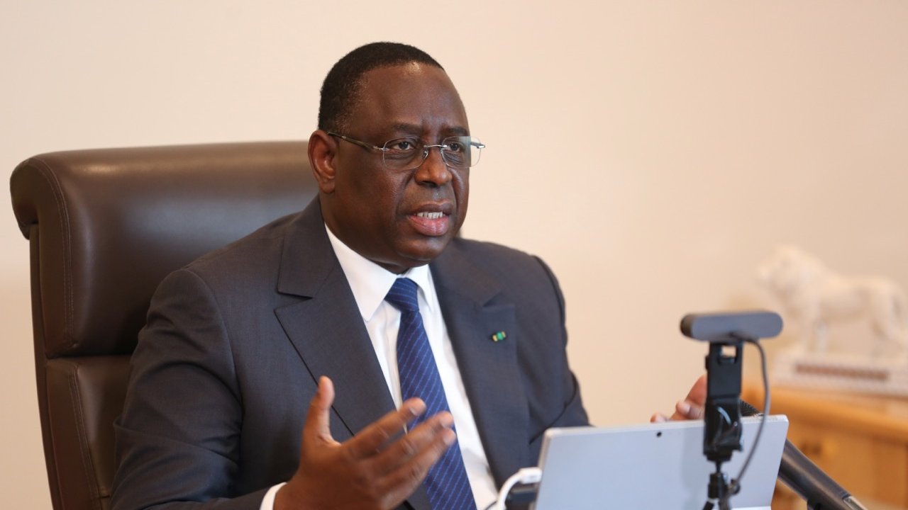 Putsch au Mali : le Président Macky Sall raisonne la Cedeao et se démarque de Ouattara