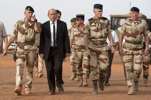 Sahel : la France maintient l'opération « Barkhane », malgré tout