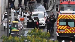 Attaque devant les anciens locaux de Charlie Hebdo, deux blessés, l'auteur arrêté