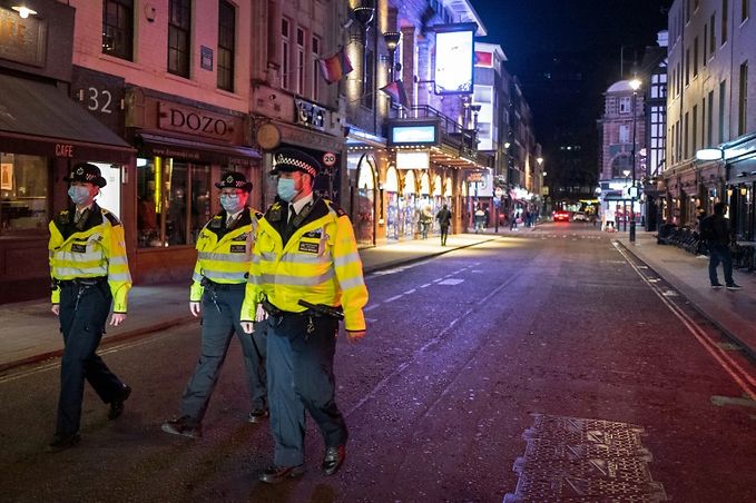 Nouvelles restrictions en Europe face à la pandémie