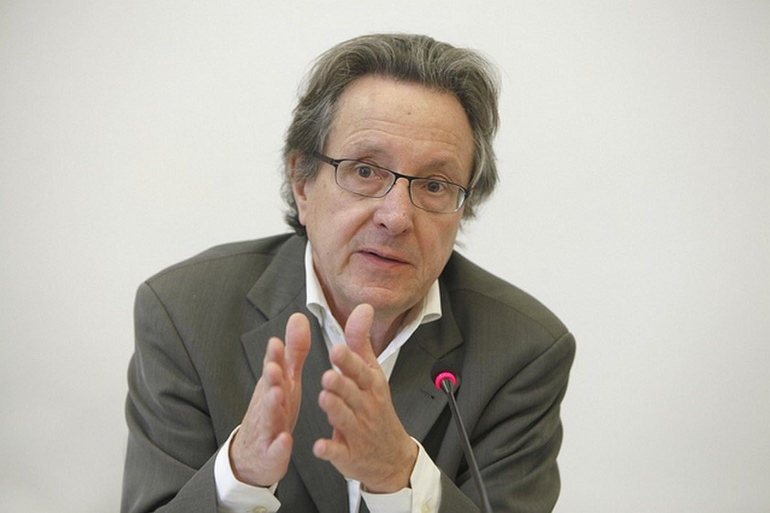 Jean-François Bayart : « Que le terme plaise ou non, il y a bien une islamophobie d’Etat en France» (Tribune dans Le Monde)