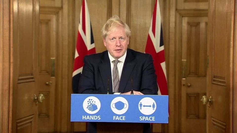 Submergée par le virus, l’Angleterre se reconfine