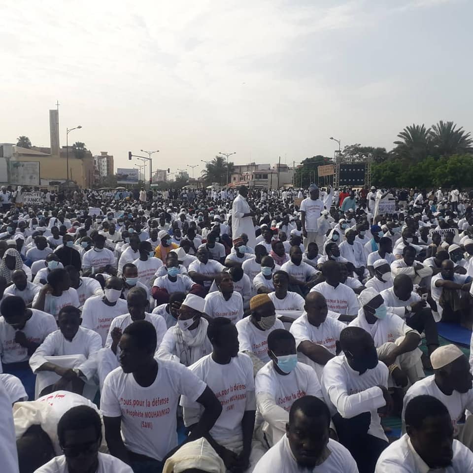 SENEGAL : La grande foule dans plusieurs villes pour dire non à l’islamophobie et aux caricatures contre le Prophète (PSL)
