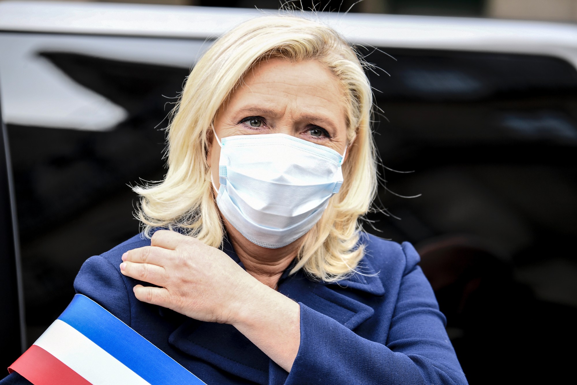 Trump défait, une référence embarrassante pour Marine Le Pen