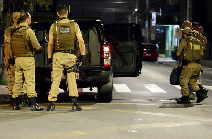 Brésil : des braqueurs lourdement armés se trompent de coffre