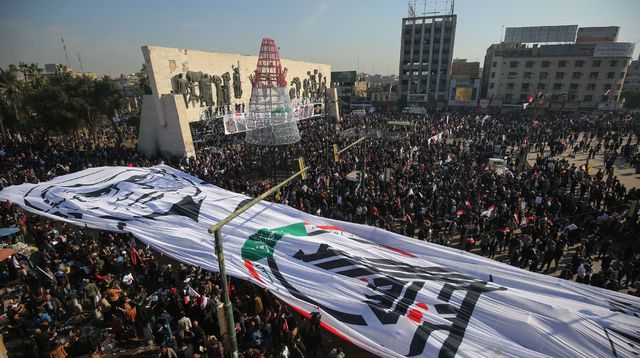 Des milliers d’Irakiens conspuent l’Amérique, un an après la mort de Soleimani