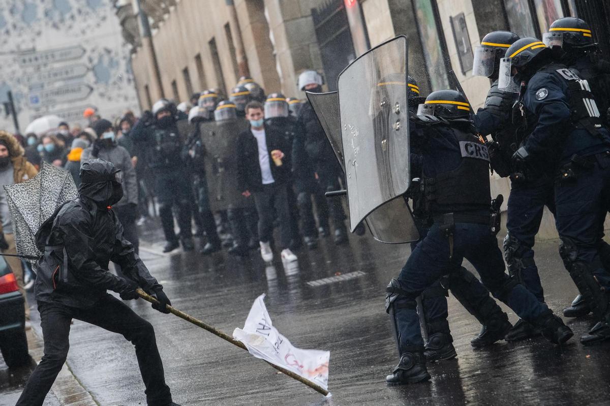 France : Sous une pluie glaciale contre la loi sur la «sécurité globale»