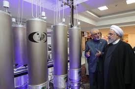 Le président iranien Hasan Rohani sur un site nucléaire