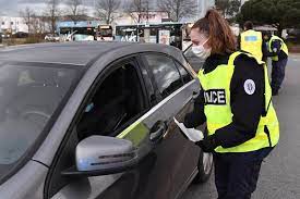 Confinement : Le gouvernement envisage de renoncer aux attestations