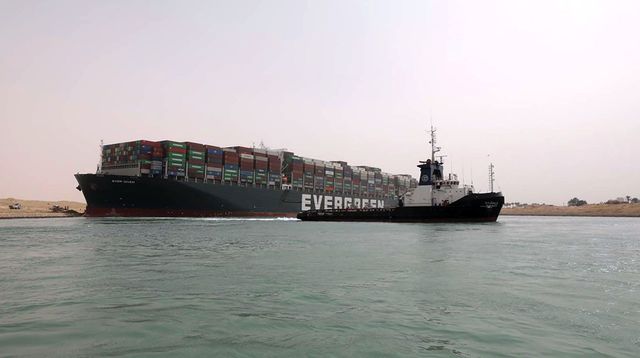 Canal de Suez: Course contre la montre pour débloquer l’Ever Given