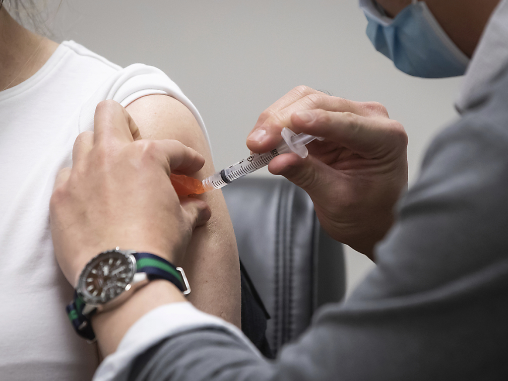 Vaccin AstraZeneca : Sept décès liés à des caillots sanguins au Royaume-Uni