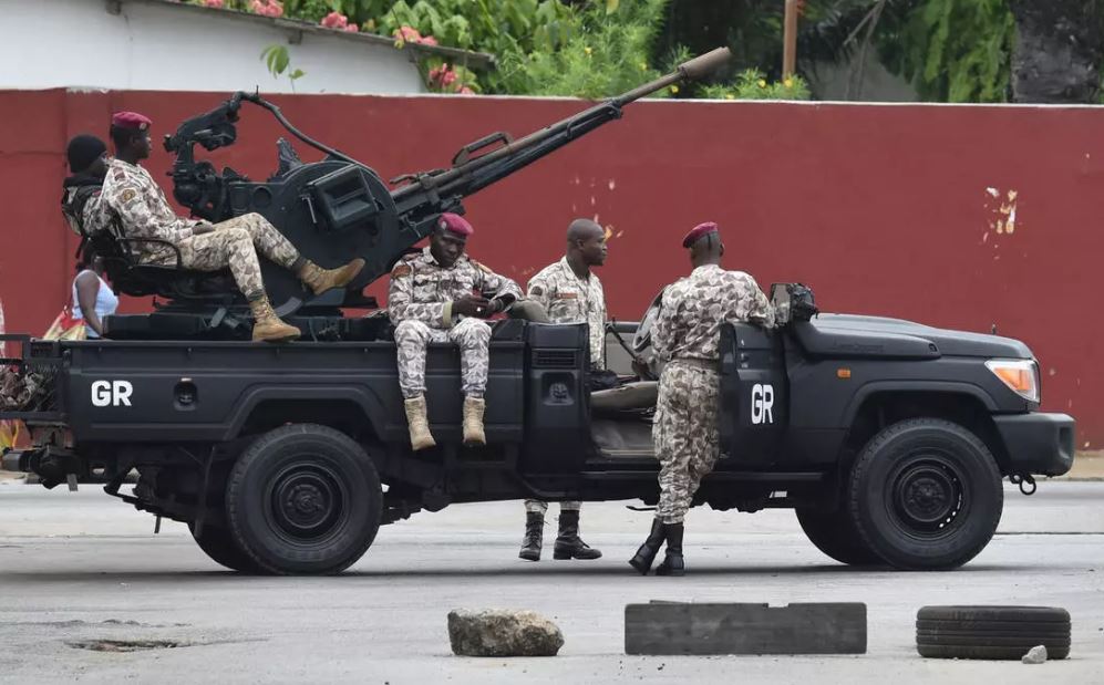 ABIDJAN : Une base militaire attaquée à Abobo, l’armée en état d’alerte contre des «actions subversives» sur l’ensemble du territoire