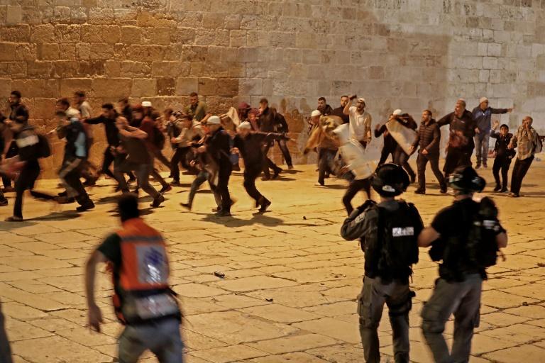 JERUSALEM : Plus de 180 blessés dans des heurts sur l'Esplanade des mosquées