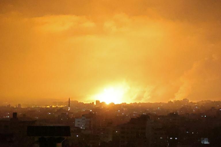 PALESTINE : Israël bombarde Gaza, comme «dans les jeux vidéo», plus de 100 personnes tuées