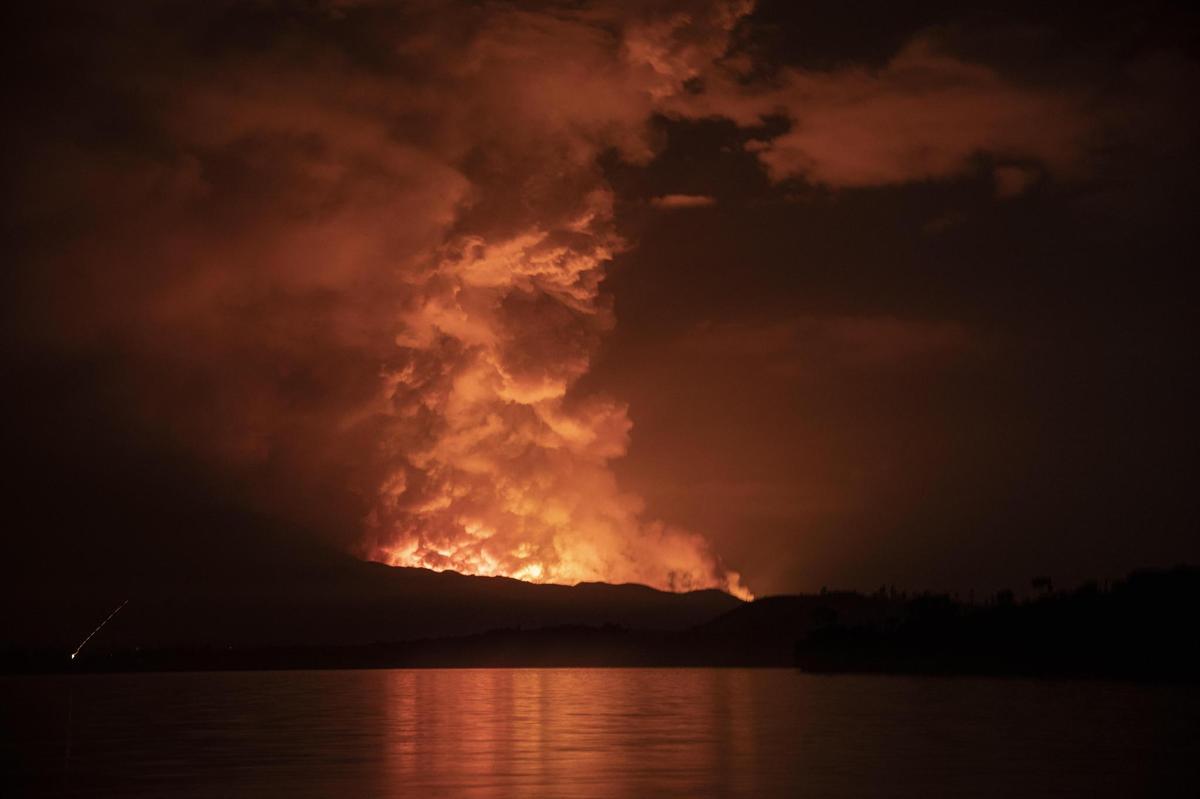 RDC - Le volcan Nyiragongo se réveille après 19 ans de silence, les populations prennent la fuite
