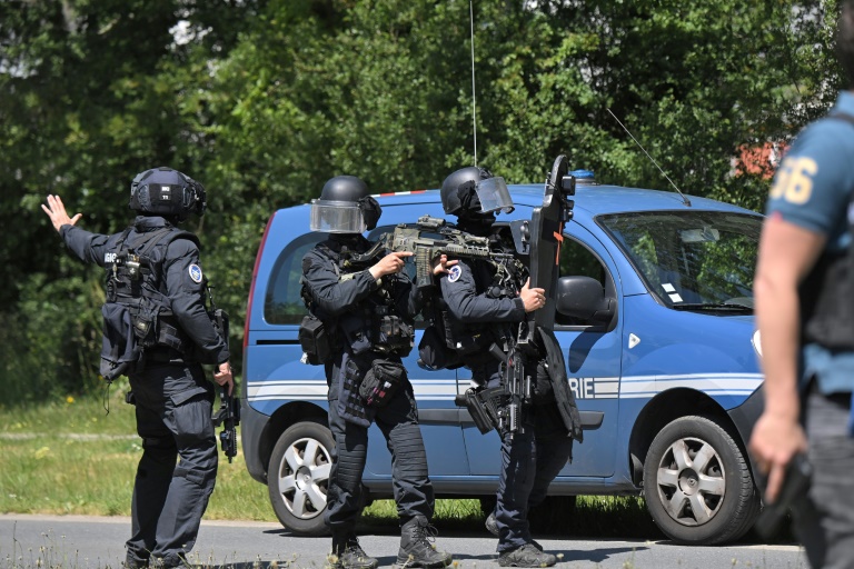 FRANCE : Une policière attaquée au couteau près de Nantes, son agresseur décédé