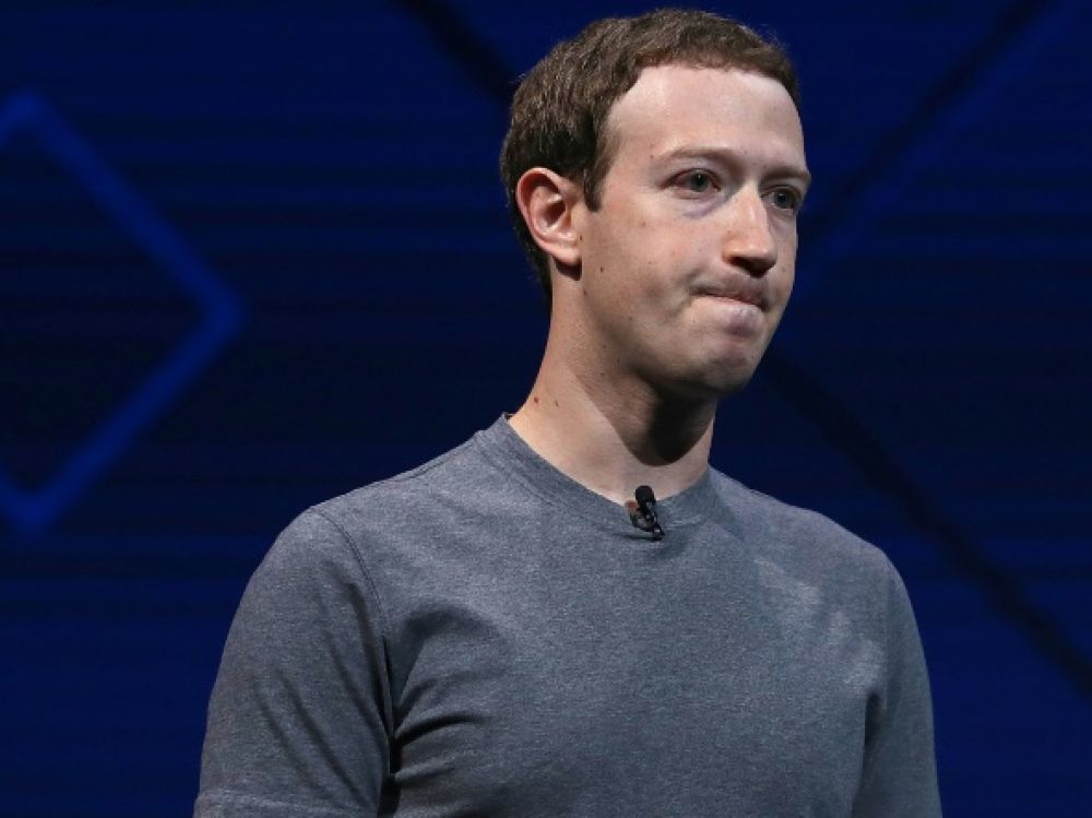 Facebook veut traiter les politiques comme tout le monde