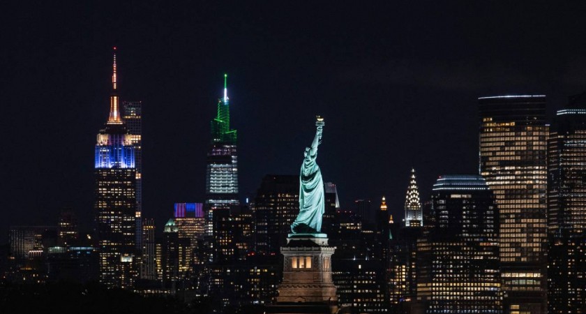 ÉTATS-UNIS : la Californie et New York rouvrent après 600'000 morts du Covid-19