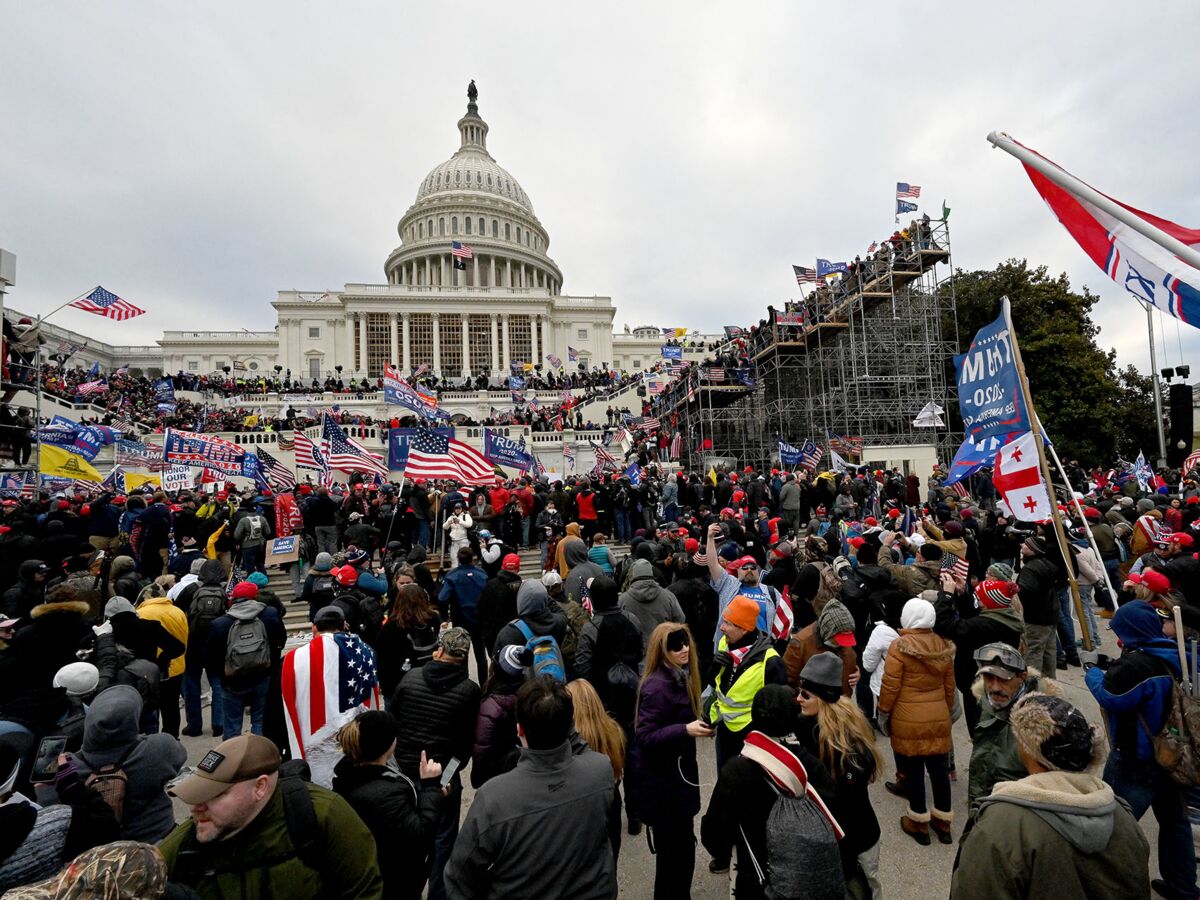 Assaut du Capitole: une commission spéciale enquêtera au Congrès américain