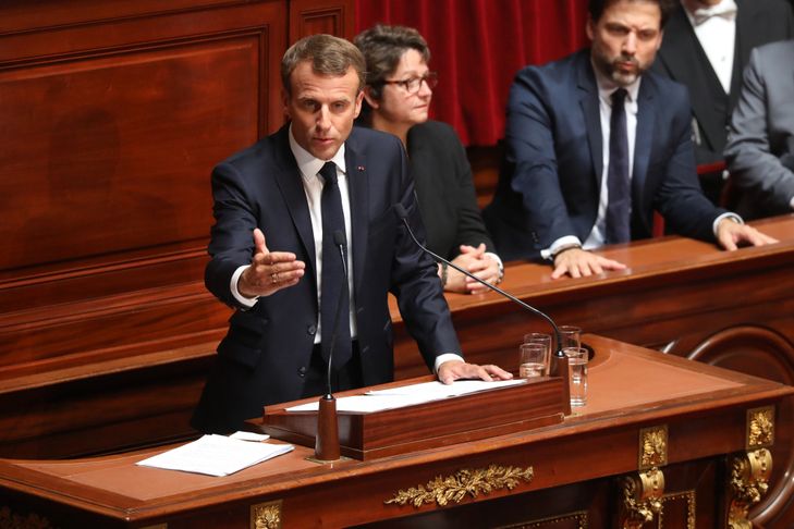 Macron pourrait recevoir les parlementaires de la majorité le 12 juillet