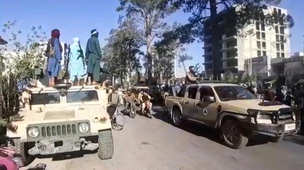Les talibans prennent la dernière grande ville du nord sans résistance