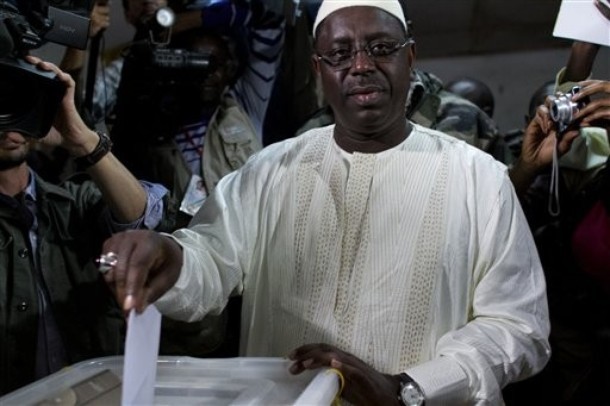Le Président Macky Sall, un jour de vote