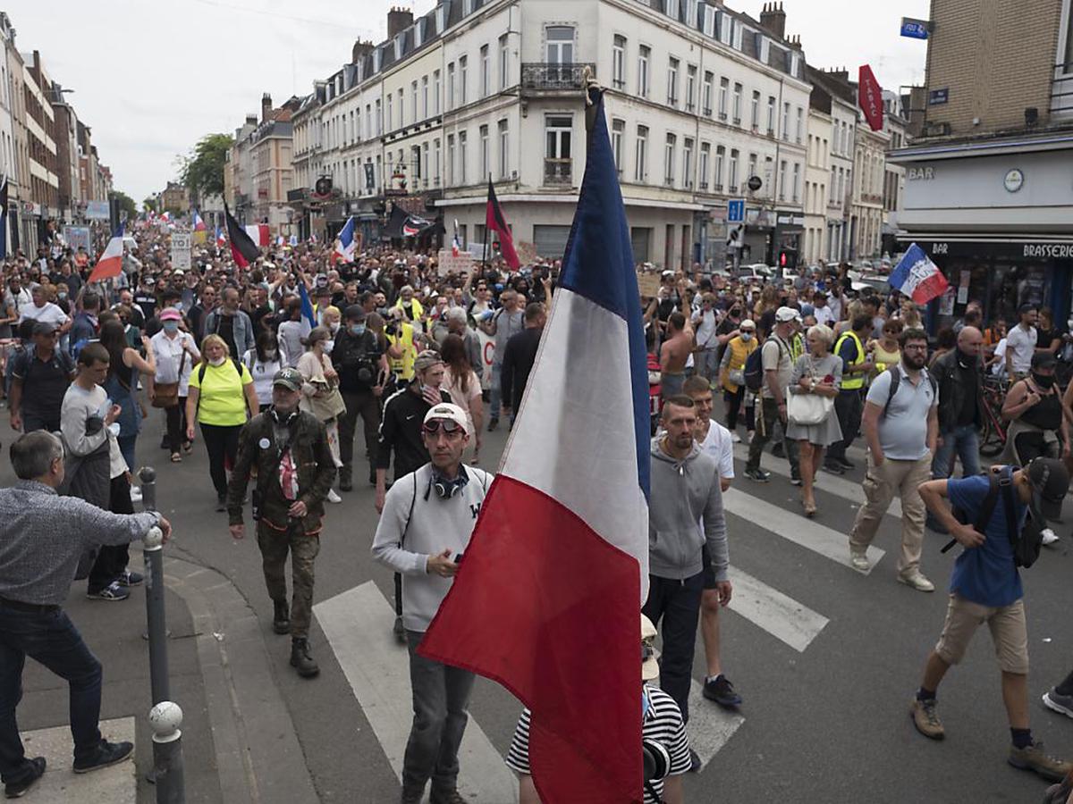 La pression monte en France : nouvelle journée de mobilisation contre le pass sanitaire