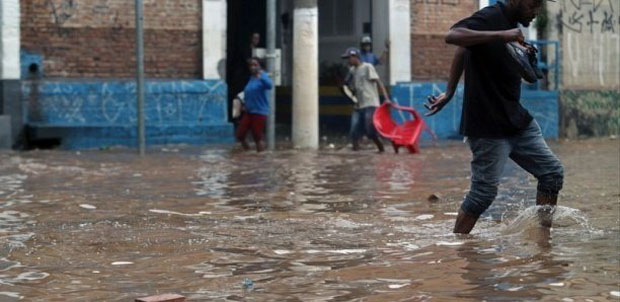 Les Sénégalais pataugent dans les inondations