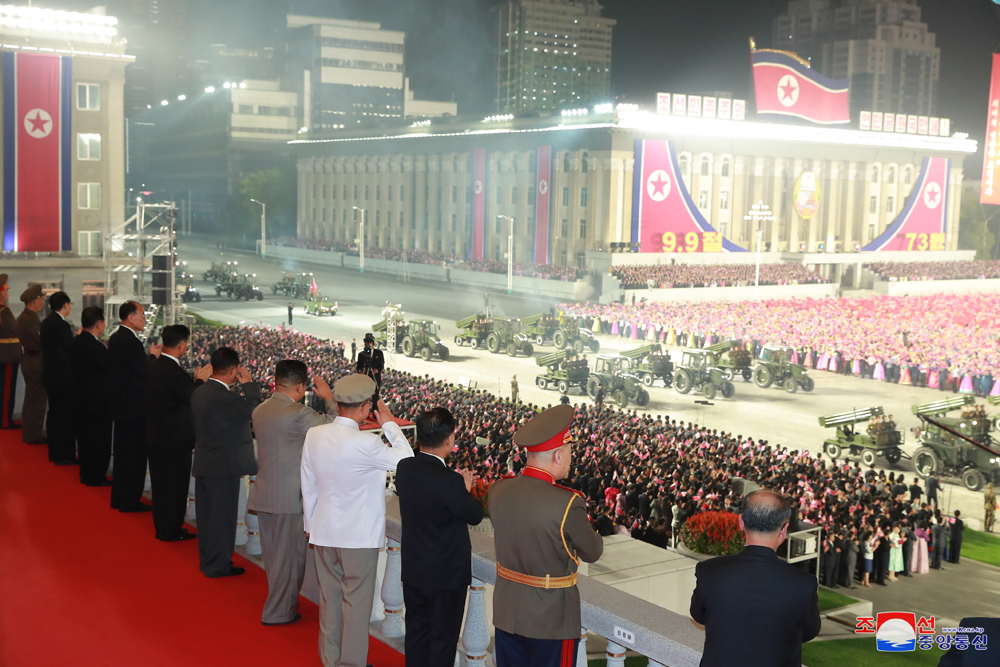 Corée du Nord : « Parade des forces armées civiles - Anniversaire de la fondation de la République »