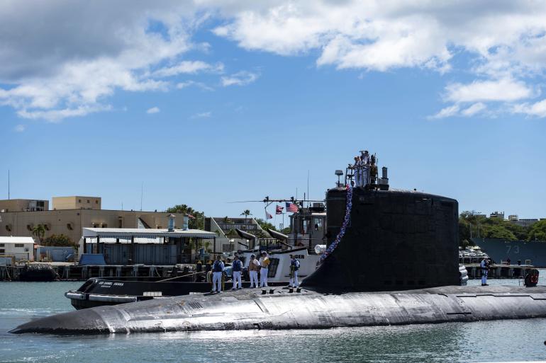 Contrat de sous-marins rompu : Paris dénonce un «coup dans le dos» des États-Unis et de l’Australie