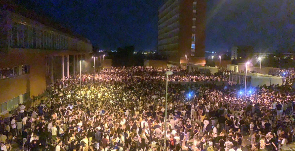 Madrid : la police surprise par une fête de 25 000 étudiants