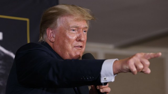 Donald Trump porte plainte contre le «New York Times» et sa nièce
