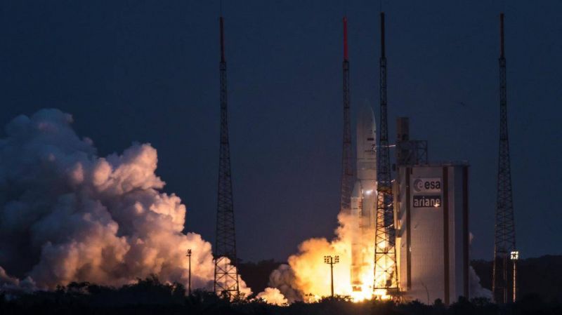Paris lance un satellite militaire de dernière génération