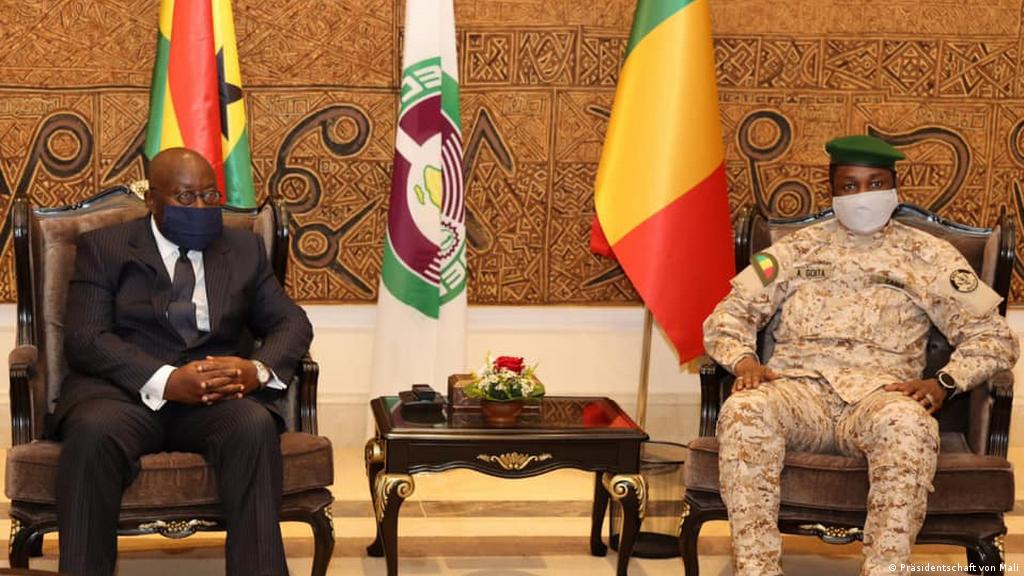La Cédéao adopte des sanctions étouffantes contre le Mali et le frappe au portefeuille