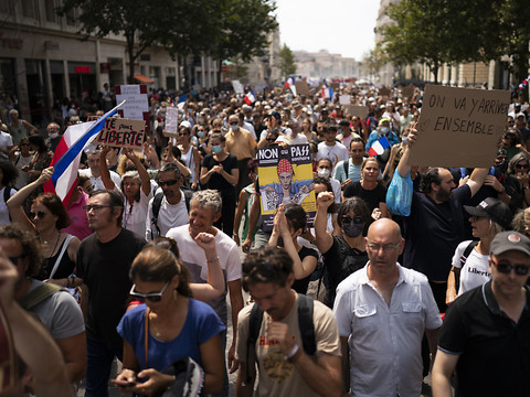 Washington - Des milliers de personnes manifestent contre l'obligation vaccinale