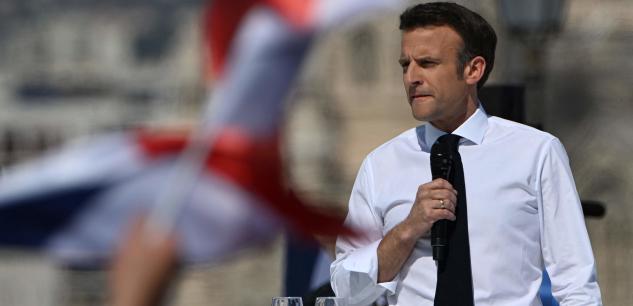 Macron à Le Pen: la présidentielle « ne vaut pas changement de régime »