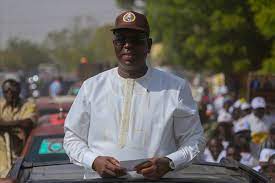 Le président, le chéquier et la prison