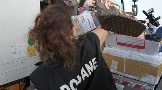 Corruption en France - La crème des douaniers, jugée pour un trafic de café contrefait