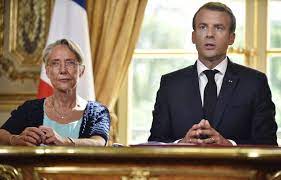Sa démission refusée par Emmanuel Macron, Elisabeth Borne reste à Matignon