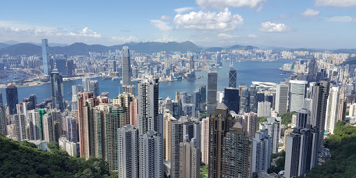 25 ans après le départ des Britanniques, Hong Kong « renaît du feu », affirme en visite le président chinois Xi Jinping