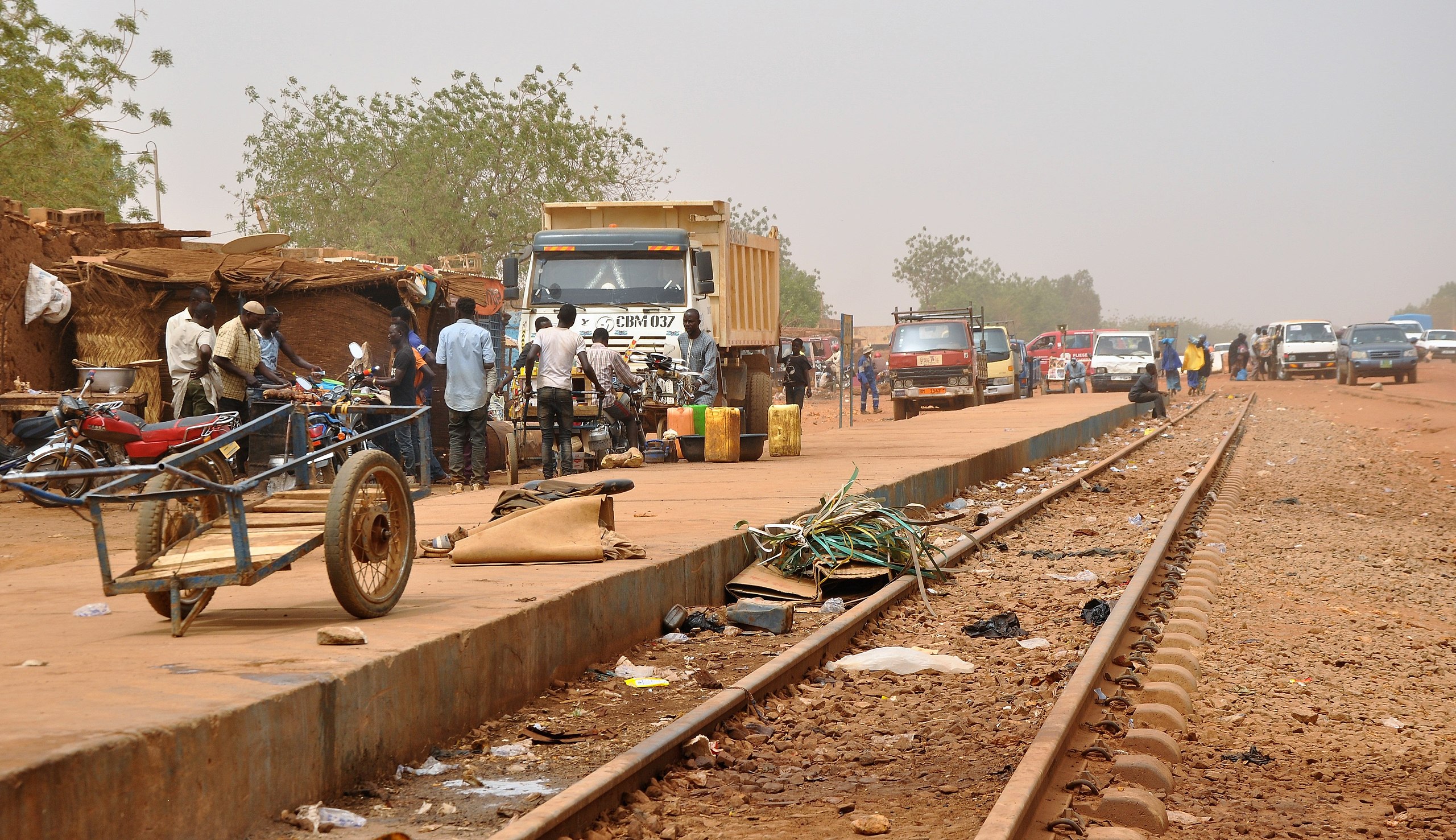 "Le train fantôme de Bolloré"