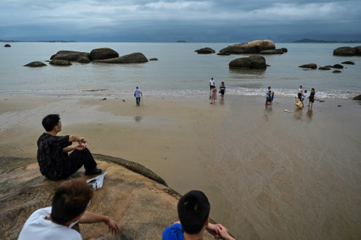 « Pas inquiets » : sur une plage face à Taïwan, des Chinois insouciants