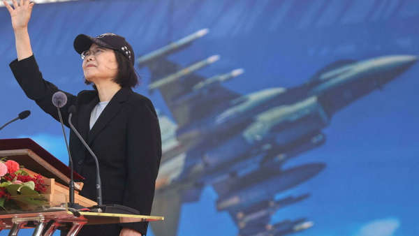 Taïwan porte ses dépenses militaires à un niveau record