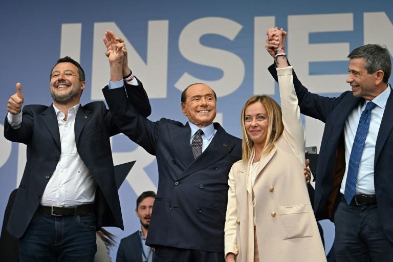 Salvini, Berlusconi et Giorgia Meloni, la favorite pour être première ministre à l'issue des législatives