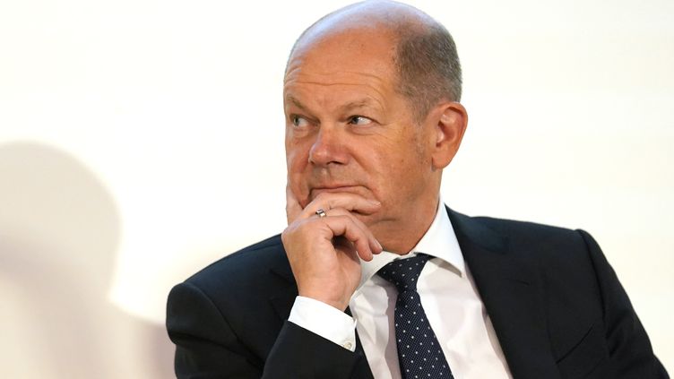 Le chancelier allemand Olaf Scholz positif à la COVID-19