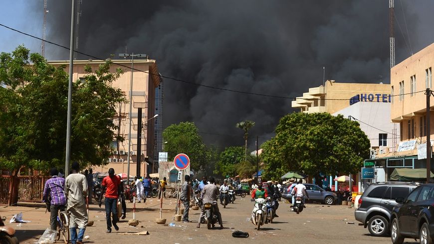 Burkina Faso - Le consulat français de Ouaga visé par une attaque, Paris dément toute implication dans le putsch, Damiba sort du bois